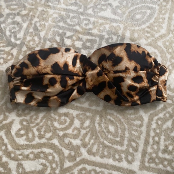 Victoria’s Secret swim suit top - Picture 1 of 10